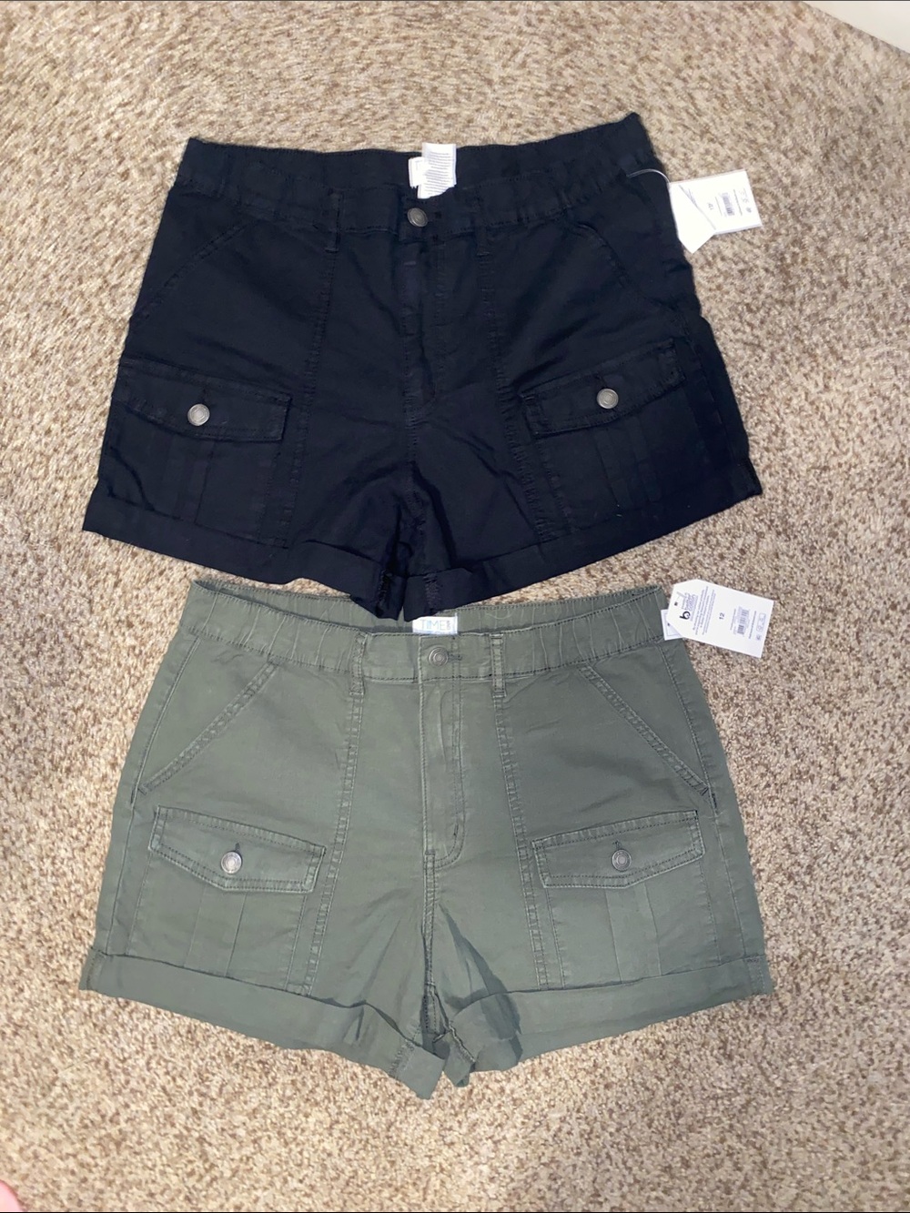 Lot 2 Time and Tru Cuff Utility Short - Black & Olive